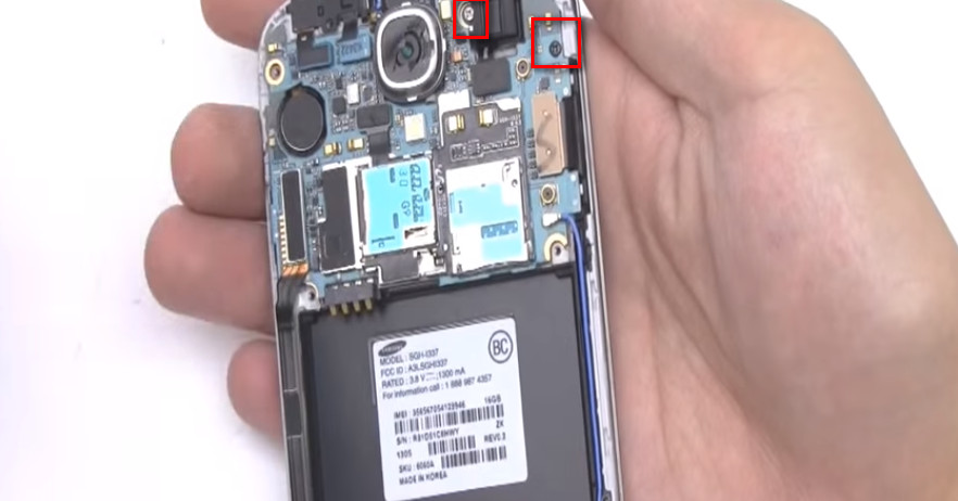 How to Replace Samsung Galaxy S4 Screen - 32