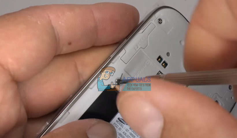 How to Replace Samsung Galaxy S4 Screen - 48