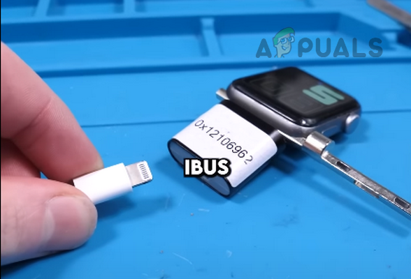 Connect the Apple Watch to the Mac or iTunes Through an iBus Adapter
